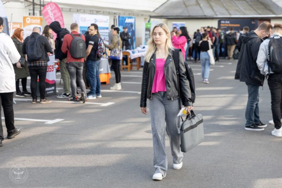 Studenții de la UMFST s-au întâlnit astăzi cu angajatorii