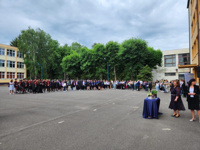 Festivitățile de absolvire a liceului sunt lipsite de fast, anul acesta, la Brașov