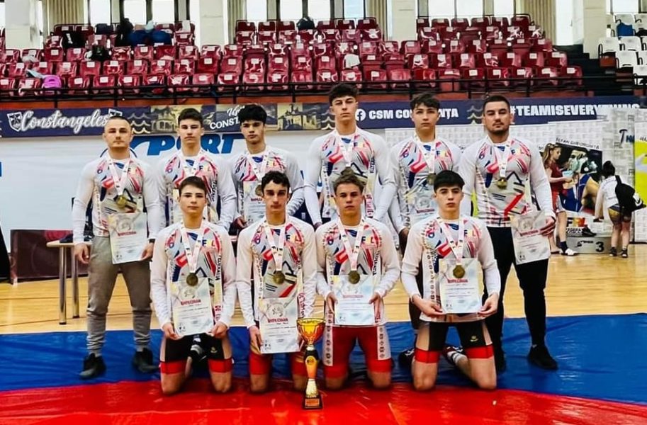 Luptătorii mureșeni, medaliați la Naționale și Cupa României