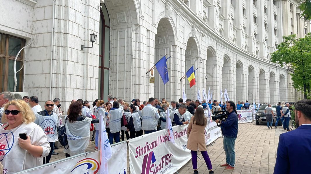A zecea zi de proteste ale sindicaliştilor din Finanţele Publice
