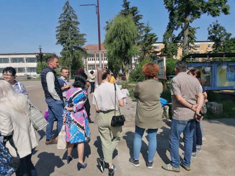 Protest al părinților la Gimnaziul Europa din Tg.Mureș