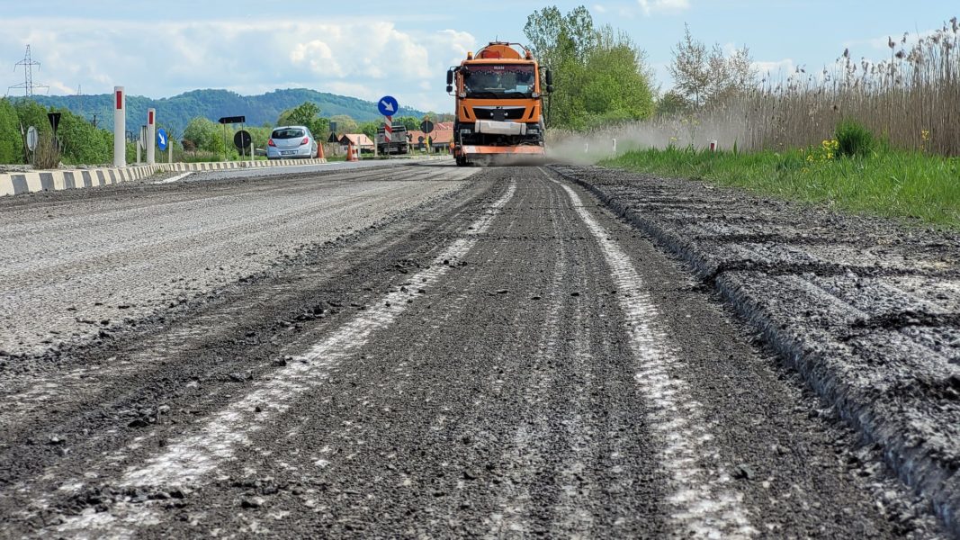 A fost asfaltat DN1 între Codlea și Vlădeni, jud. Brașov