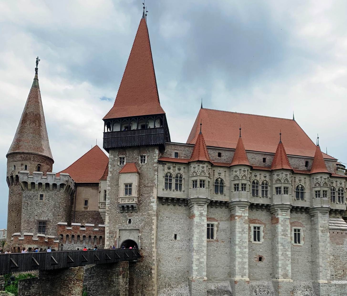 Castelul Corvinilor s-a calificat din nou în competiţia ‘Destinaţia Anului’