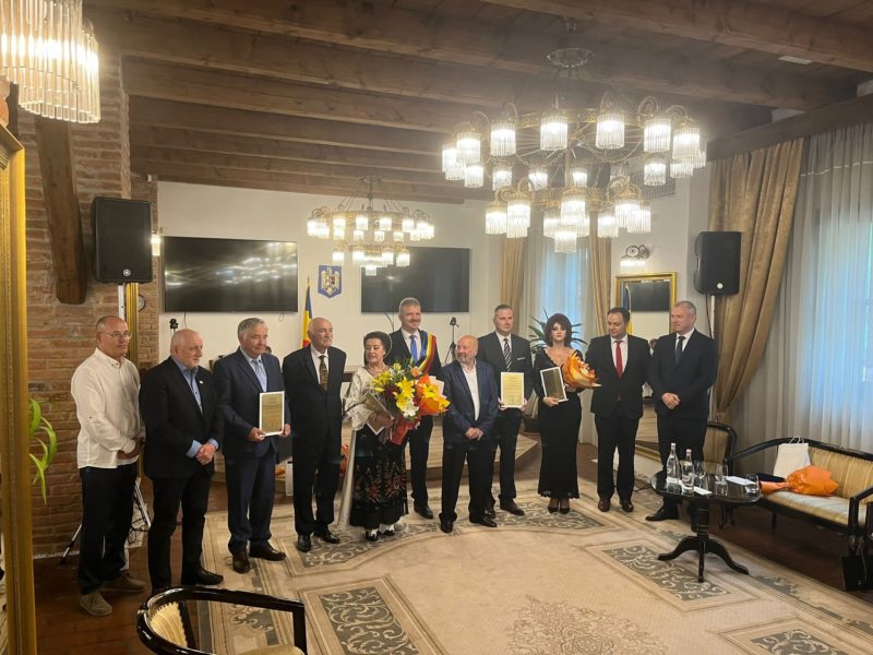 8 personalități au fost distinse cu titlul de „Cetățean de onoare al Municipiului Tg.Mureș”