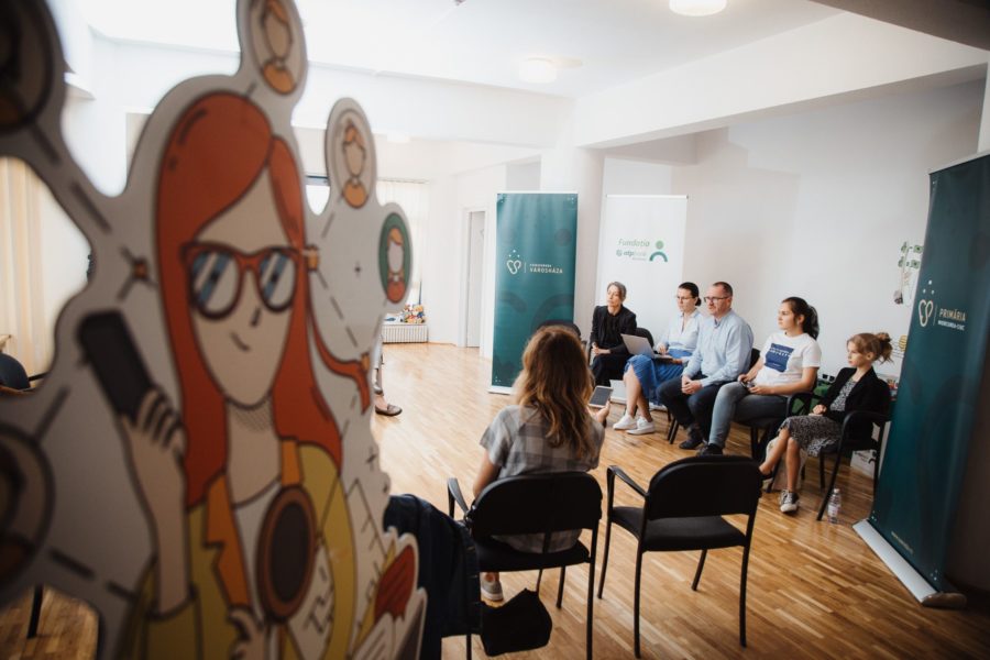 Aproape 500 de elevi au participat, în ultimul an, la cursuri gratuite de educaţie financiară, la Miercurea-Ciuc