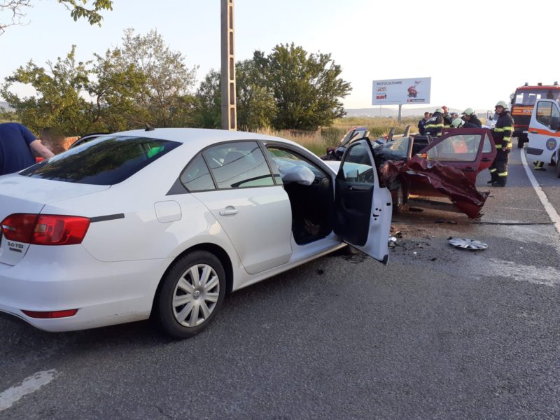 Accident cu 3 victime la Petelea