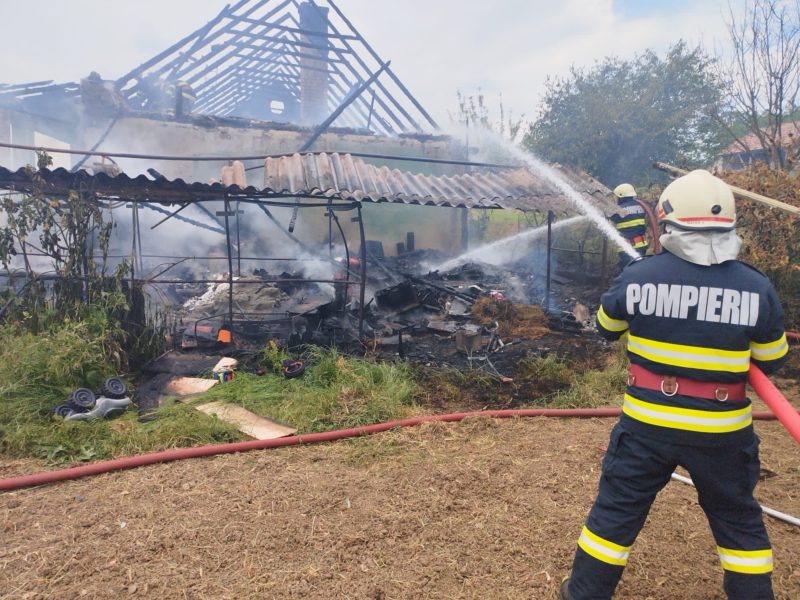 Incendiu la o casă din localitatea mureșeană Lechința Incendiu la o casă din localitatea mureșeană Lechința