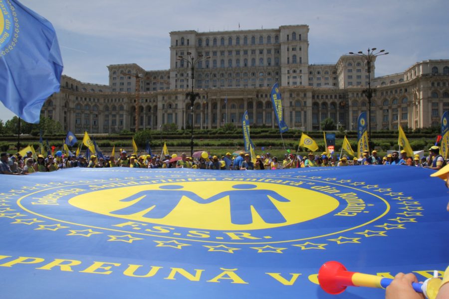 Sindicatele TESA din sănătate au pichetat Ministerul Muncii