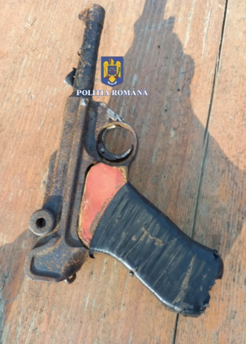 Arme letale, identificate și ridicate de polițiștii mureșeni