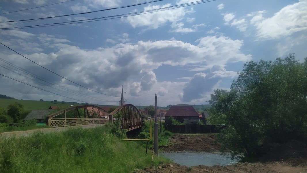 Un pod de fier din Vârghiș, din vremea Imperiului Austro-Ungar, va fi înlocuit anul acesta cu unul nou