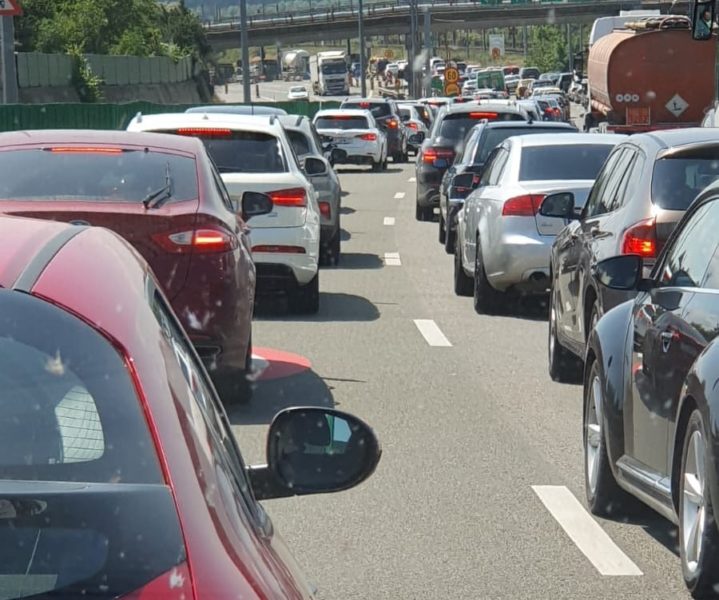Cu aproape 50 la sută mai puţine persoane rănite în accidente rutiere faţă de anul trecut