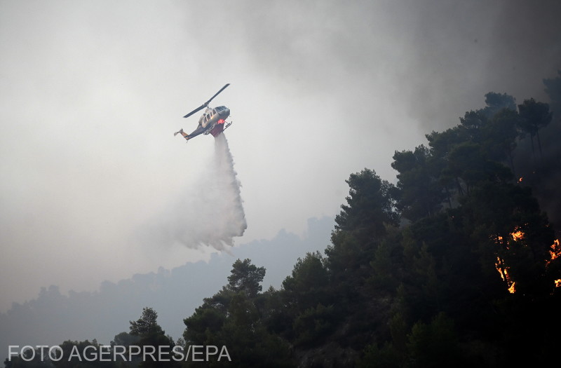 Un avion de stingere a incendiilor s-a prăbuşit ieri în Grecia, pe insula Evia. Cei doi piloţi aflaţi la bord şi-au pierdut viaţa