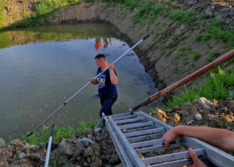 Eforturi pentru căutarea și salvarea unui bărbat dispărut într-un lac, la Gurghiu Eforturi pentru căutarea și salvarea unui bărbat dispărut într-un lac, la Gurghiu