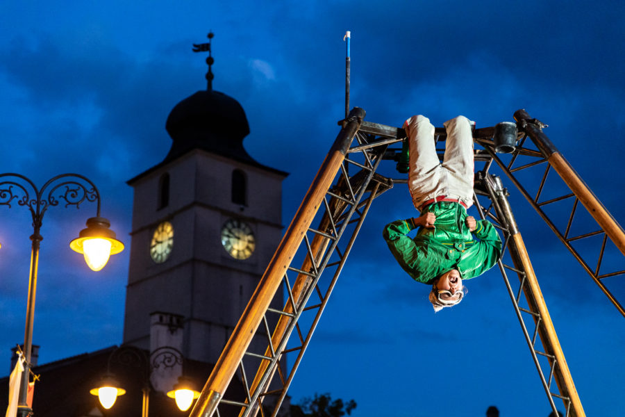 Organizatorii Festivalului Internațional de Teatru de la Sibiu vor suplimenta de mâine numărul biletelor puse în vânzare pentru mai multe spectacole