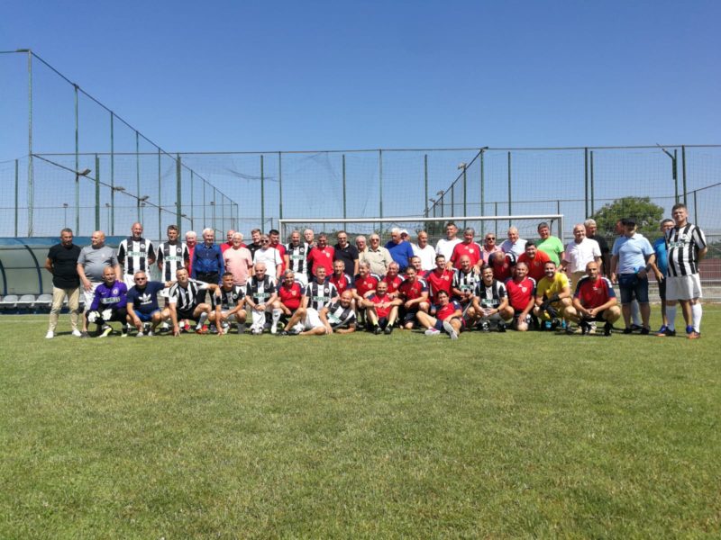 Egal amical între fotbaliști adevărați Egal amical între fotbaliști adevărați