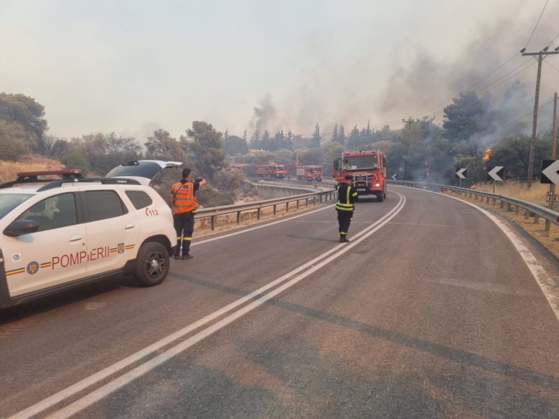 UE a mobilizat, ieri, un ajutor suplimentar către Grecia, pentru a face faţă incendiilor de vegetaţie