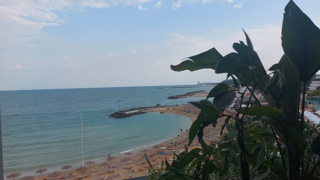 Pe litoral este vânt puternic şi o avertizare de cod galben