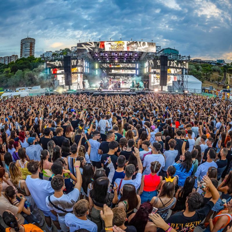 Peste 65.000 de fani la festivalul Neversea