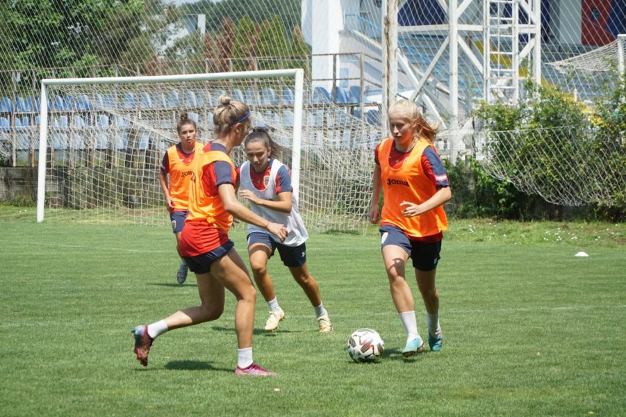 Fotbalistele tricolore, joc amical cu Bulgaria