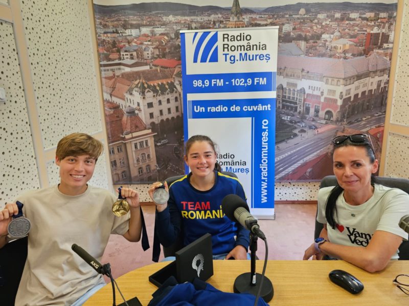 Campioana europeană la teqball, Barabasi Kinga, și vicecampioana la dublu, Dako Katalin, în studioul Radio Tg.Mureș