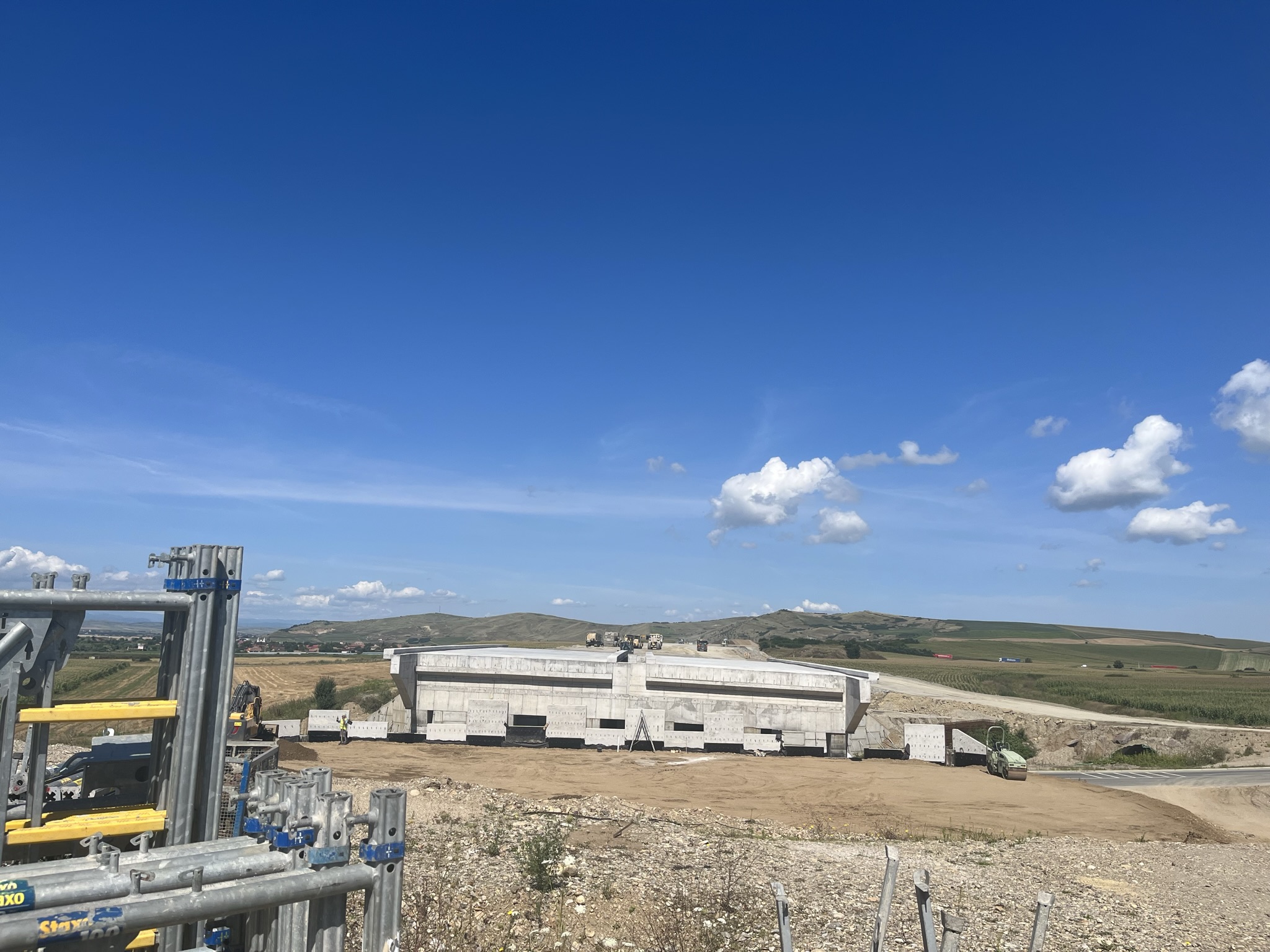Primul contract pentru realizarea Autostrăzii Unirii va fi semnat între Compania de Drumuri şi UMB Primul contract pentru realizarea Autostrăzii Unirii va fi semnat între Compania de Drumuri şi UMB