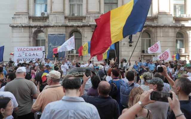 Protest în fața Ministerului Sănătății față de obligativitatea vaccinării Protest în fața Ministerului Sănătății față de obligativitatea vaccinării