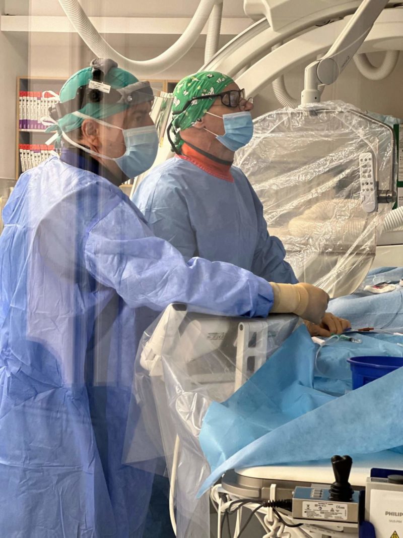 Bebeluş de 10 zile, salvat printr-o embolizare cerebrală, la Spitalul Clinic Judeţean de Urgenţă Târgu Mureş