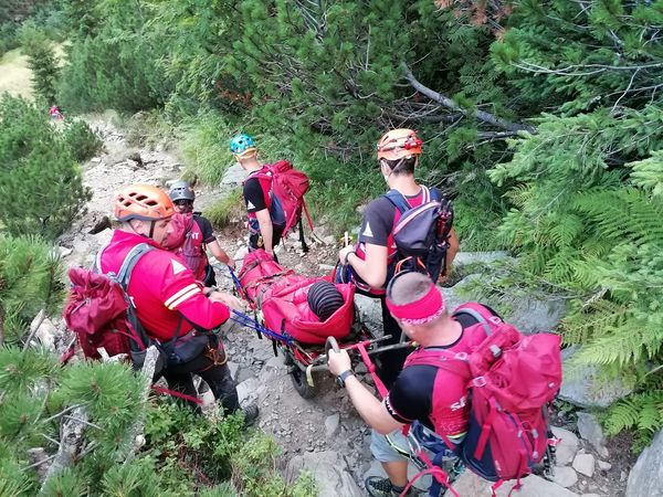Intervenţie a salvamontiştilor după ce o turistă din Ungaria s-a accidentat la Bâlea Lac