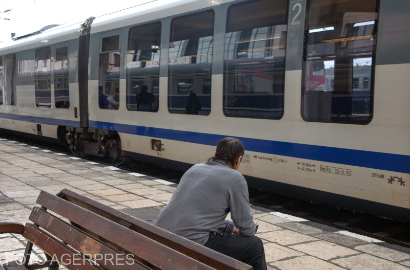 CFR Brașov anulează mai multe trenuri, inclusiv în weekenduri, din cauza lipsei mecanicilor CFR Brașov anulează mai multe trenuri, inclusiv în weekenduri, din cauza lipsei mecanicilor
