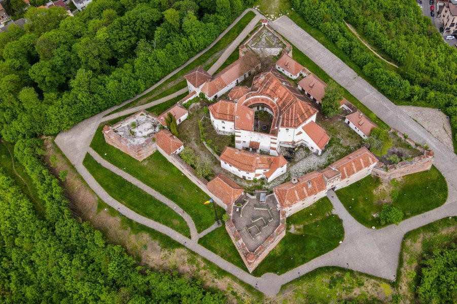 Cetatea Brașovului de pe Dealul Straja și-a redeschis porțile