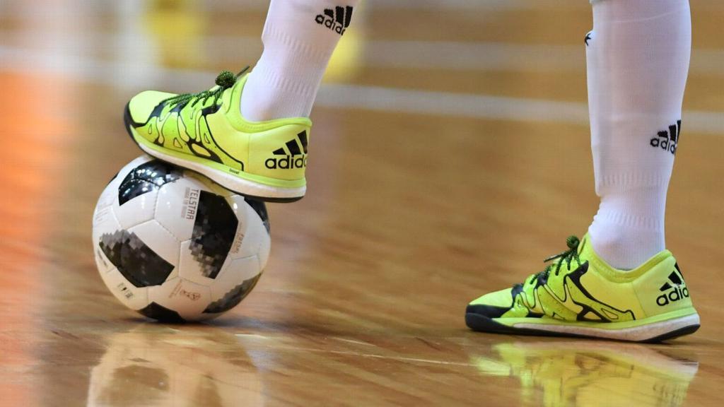 Mureșenii, o primă repriză bună în fața campioanei la futsal