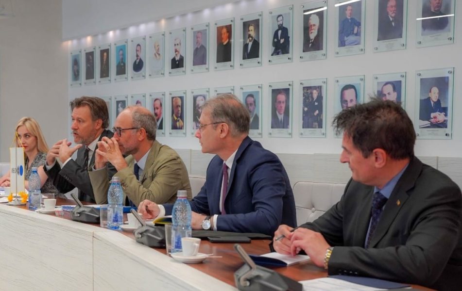 Noile măsuri fiscale, puse în dezbatere publică de Ministerul de Finanţe, ar urma să intre în vigoare la 1 octombrie prin asumarea răspunderii