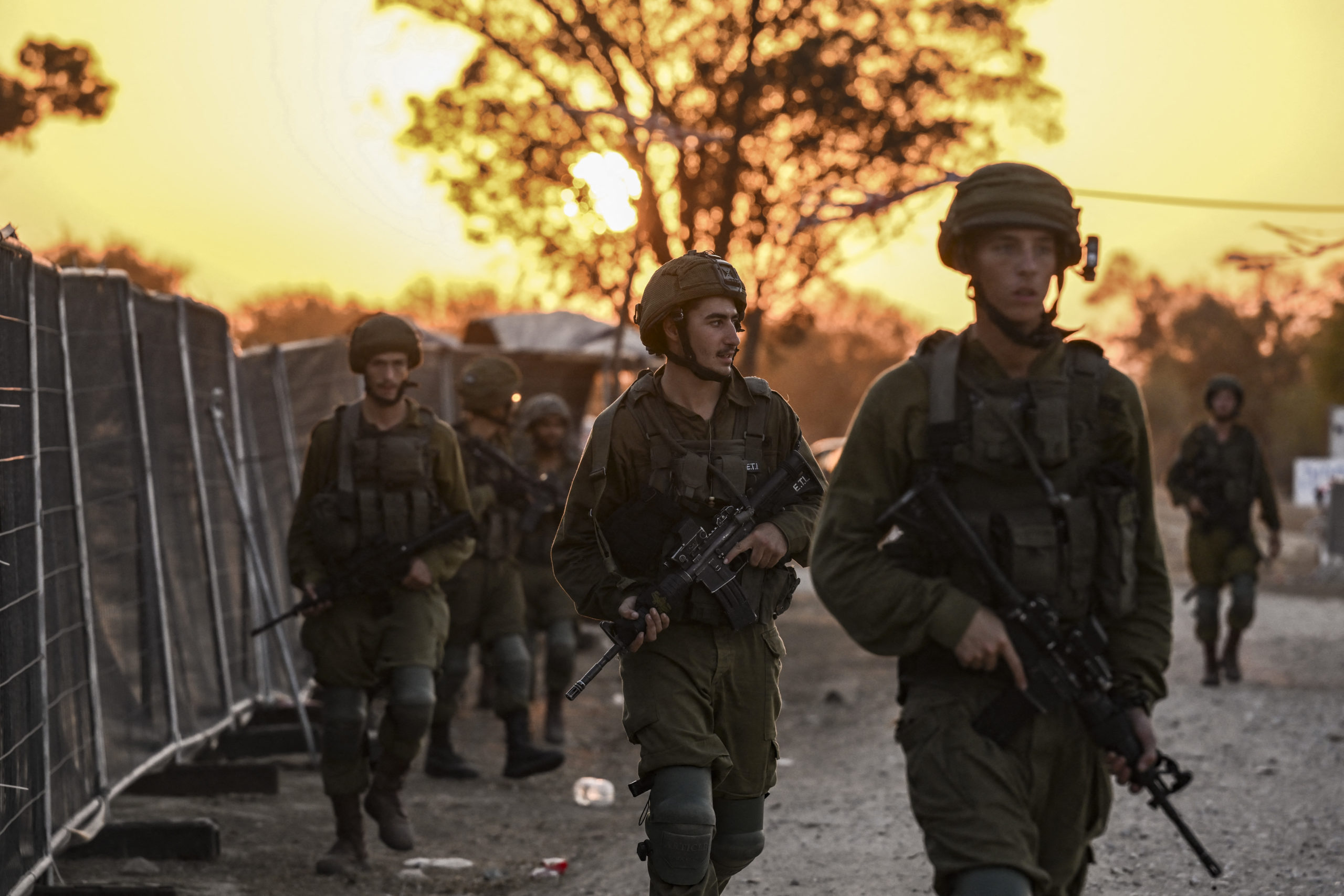 Armata israeliană le-a cerut din nou astăzi civililor palestinieni din nordul Fâşiei Gaza să se deplaseze către sudul teritoriului
