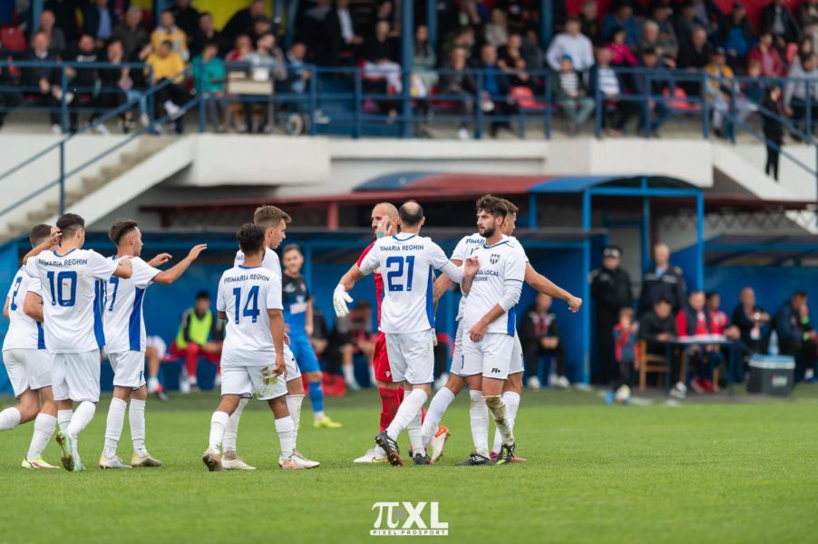 Liga a III-a de fotbal: Avântul Reghin a învins liderul! Liga a III-a de fotbal: Avântul Reghin a învins liderul!
