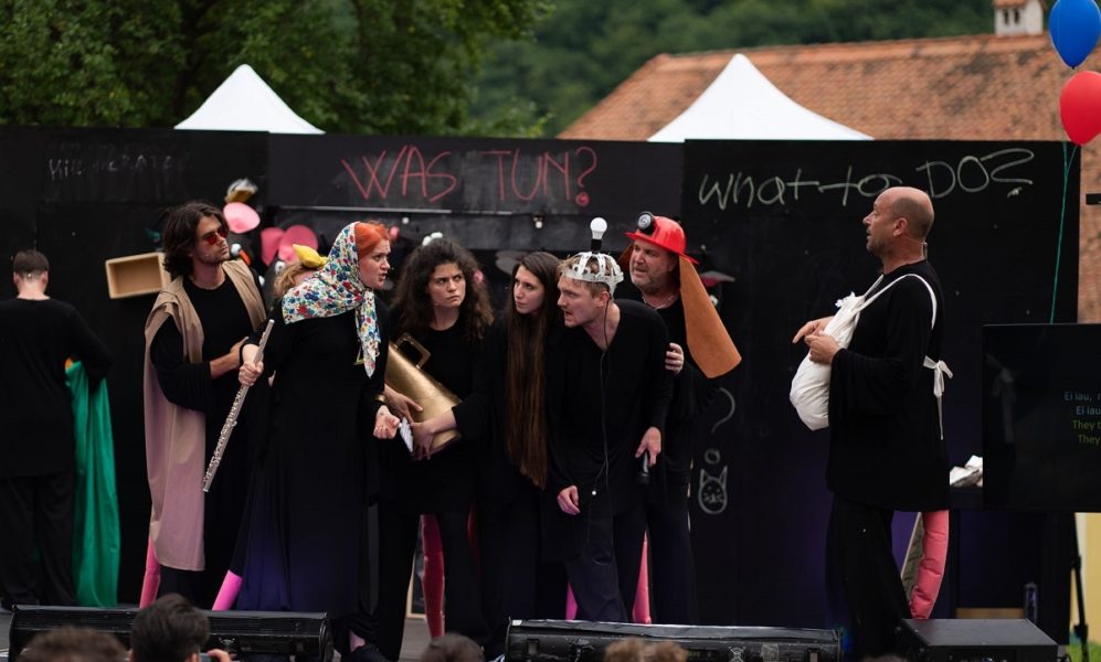 Spectacolul „Legenda din Hamelin. O posibilă istorie a sașilor” ajunge pe 16 octombrie la Sighișoara