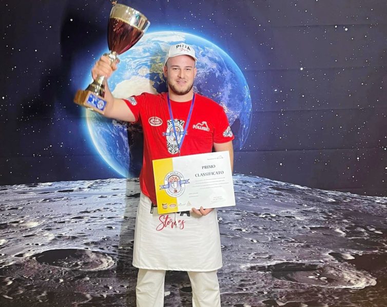 Bulgarul Svetoslav Mitev a câștigat Pizza World Cup 2023 Bulgarul Svetoslav Mitev a câștigat Pizza World Cup 2023