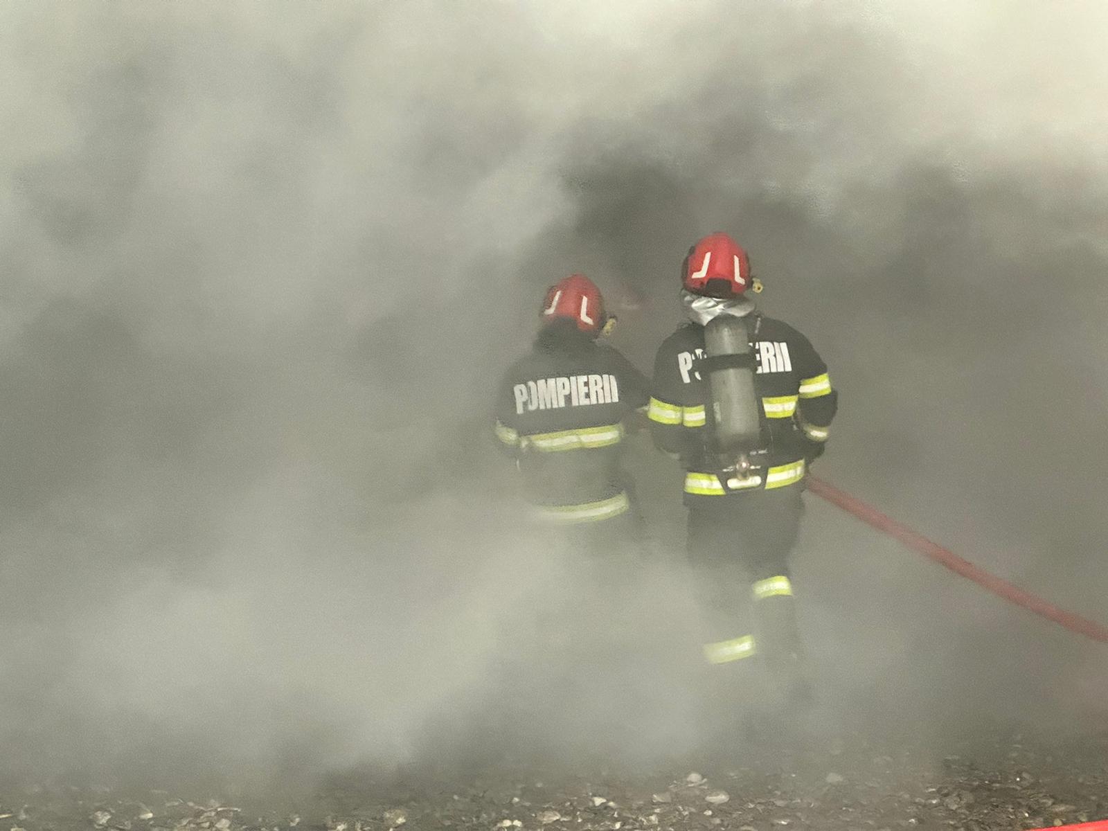 Incendiu la o casă de locuit din localitatea mureșeană Sânpaul