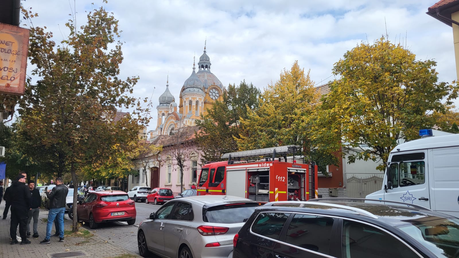 UPDATE: Două cutii suspecte la Sinagoga din Târgu Mureş. O grădiniţă, evacuată