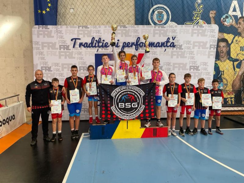 Luptătorii mureșeni, medaliați la Naționalele de juniori Luptătorii mureșeni, medaliați la Naționalele de juniori