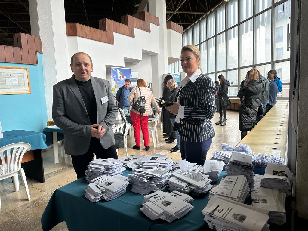 Deținuții și-au găsit de lucru la bursa locurilor de muncă din Tg. Mureș Deținuții și-au găsit de lucru la bursa locurilor de muncă din Tg. Mureș