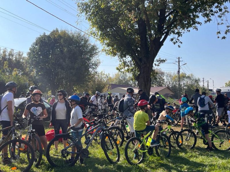 Peste 200 de bicicliști s-au plimbat în weekend în jurul Târgu Mureșului