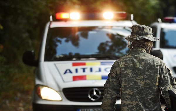 UPDATE Harghita: Minoră plecată de acasă doar în cămaşă de noapte şi papuci de casă, căutată de poliţişti