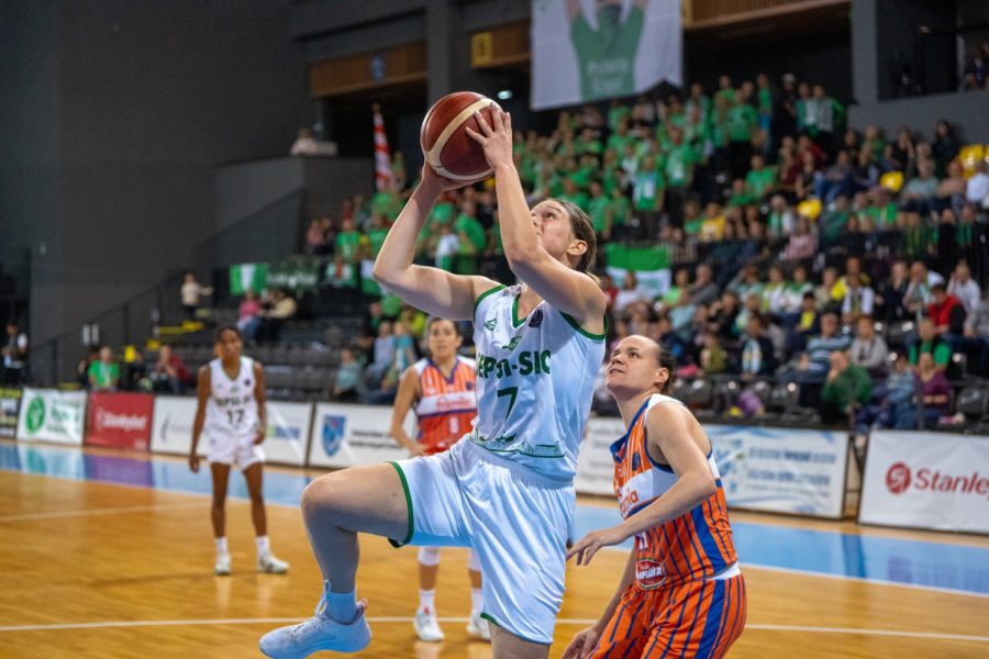 Baschetbalistele covăsnene vizează prima victorie în Euroleague