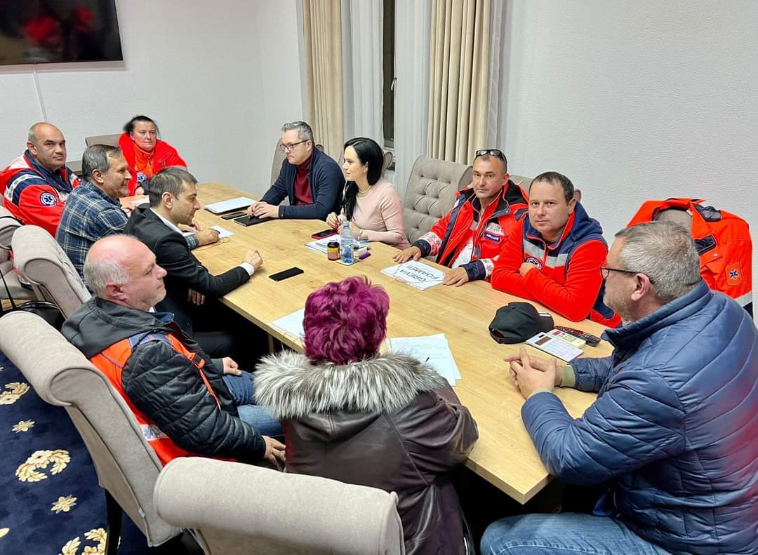 Ambulanțierii au suspendat protestele