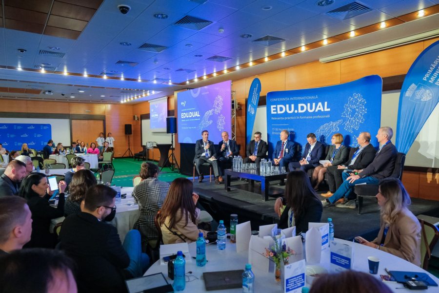 La Braşov are loc o conferinţă internaţională dedicată învăţământului dual