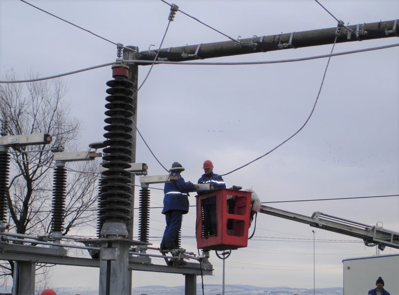 341 de consumatori din comuna harghiteană Mărtiniș au rămas fără energie electrică