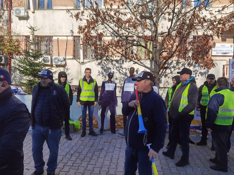 Poliţiştii mureşeni protestează mâine în faţa Prefecturii