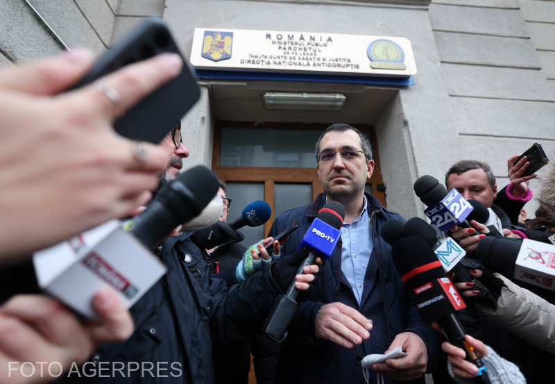 Vlad Voiculescu, la DNA în dosarul vaccinurilor