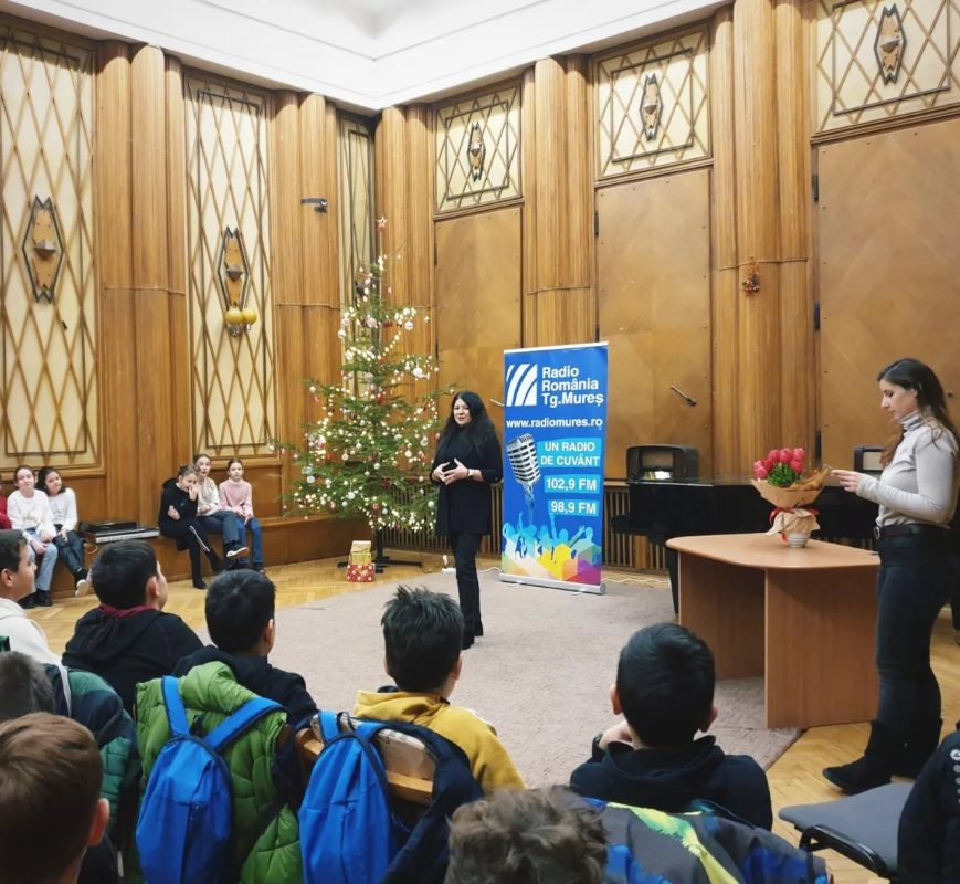 Copilării, cu Veronica Ilie – Colindători la radio
