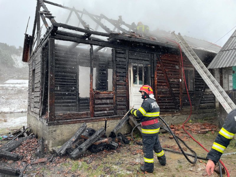 Incendiu la o casă de locuit, în localitatea harghiteană Praid